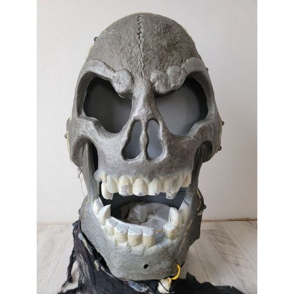 Gemmy large AS IS  animated skeleton face Halloween prop decor scary - Picture 2 of 16
